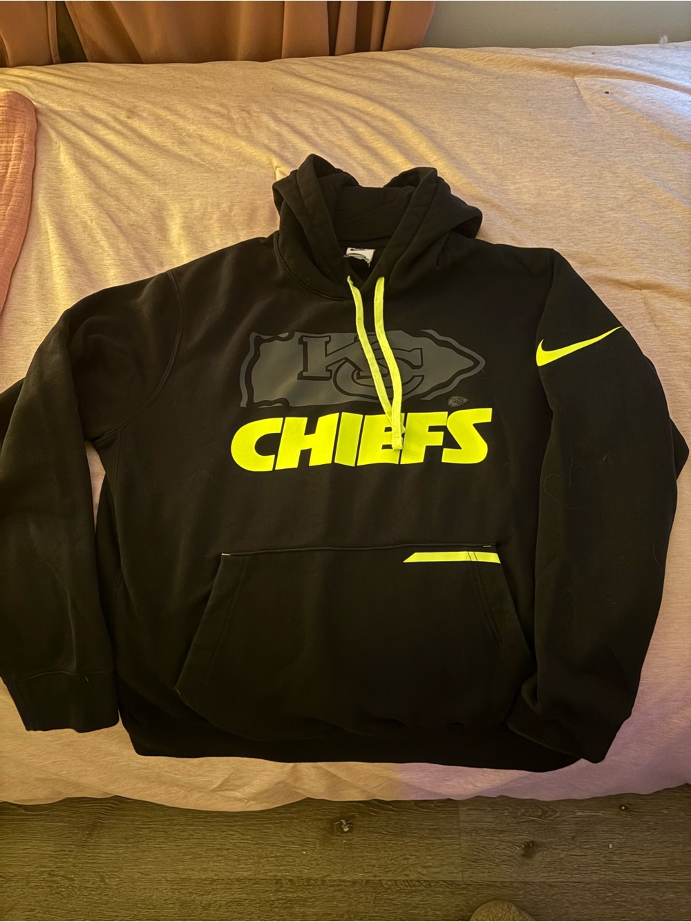 Nike Kansas City Chiefs Sweatshirt Hoodie with Neon Yellow